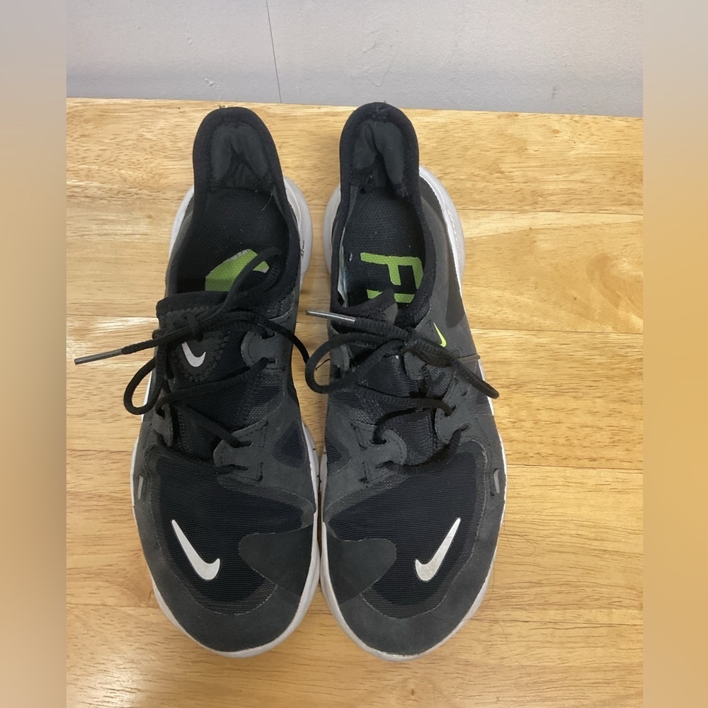 Nike free run sneakers size 6